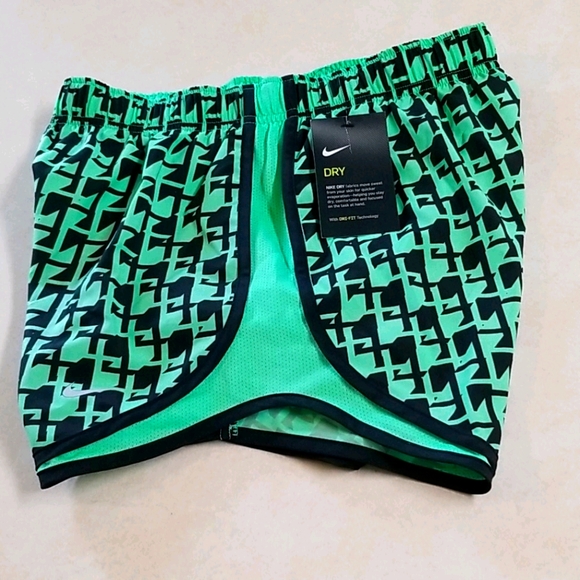 🎈SOLD🎈NWT Women's Nike Dri-fit Running Shorts ✔ - Picture 2 of 10